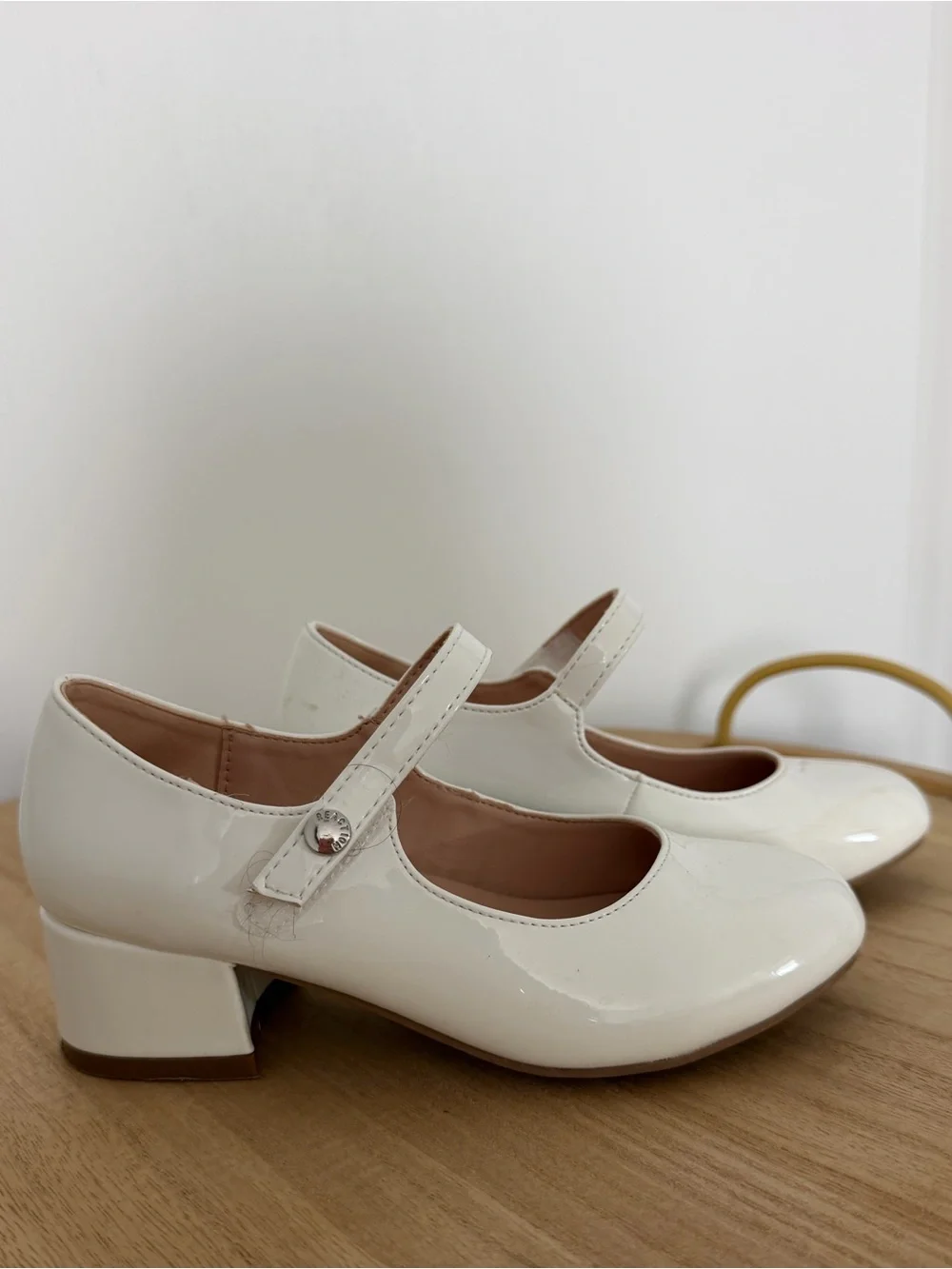 Reaction Kenneth Cole Girls White Patent Mary Jane Dress Shoes